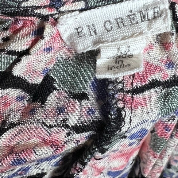 En Creme lace yoke cross back floral tunic top size medium - Picture 4 of 5